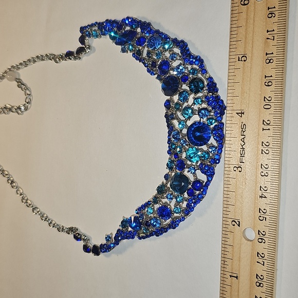 Elegant Blue Crystal Necklace - Picture 5 of 5